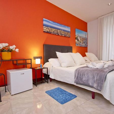 Barcelona City Centre Hostal Exterior photo