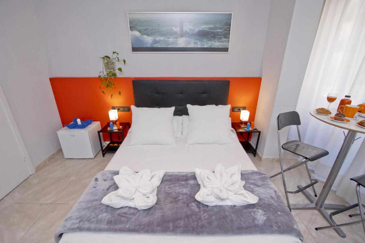 Barcelona City Centre Hostal Exterior photo