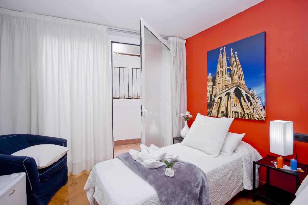 Barcelona City Centre Hostal Exterior photo