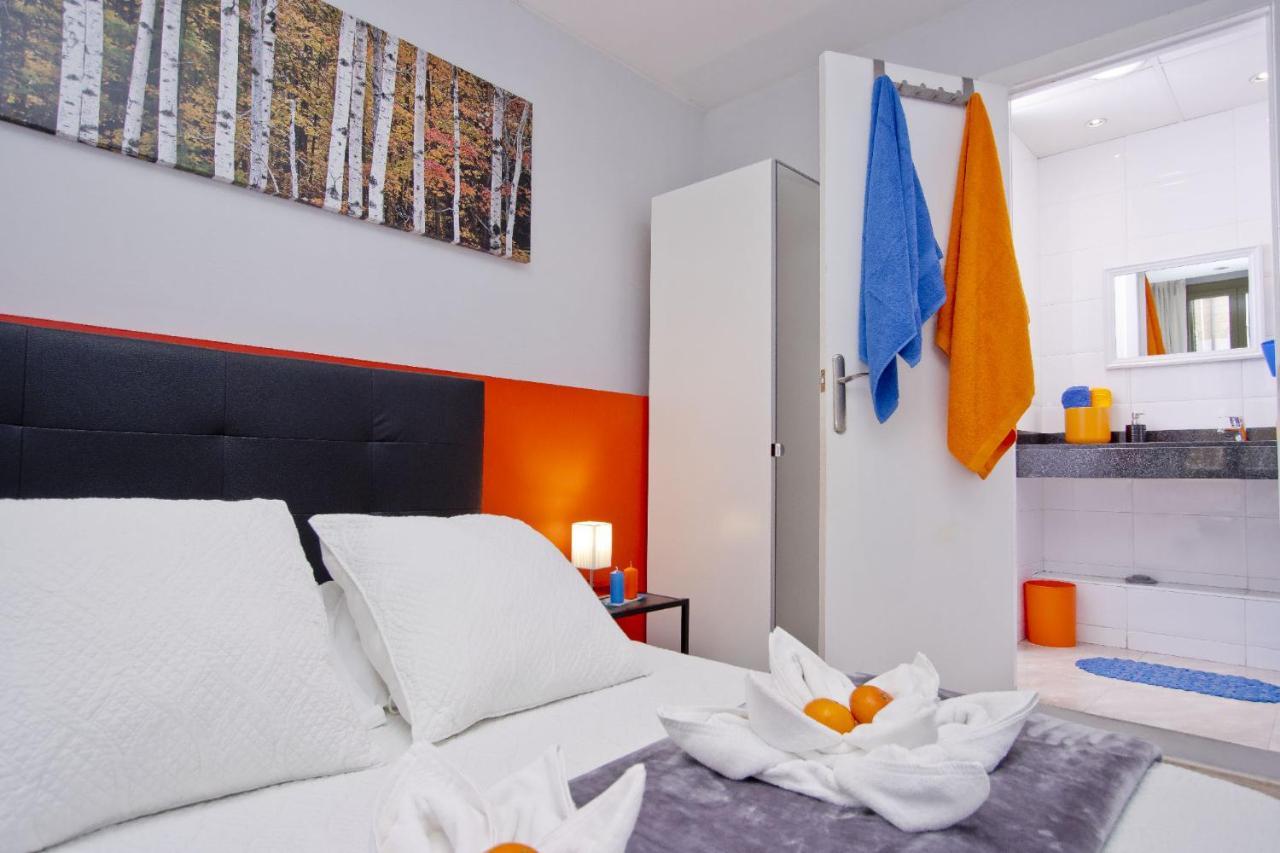 Barcelona City Centre Hostal Exterior photo