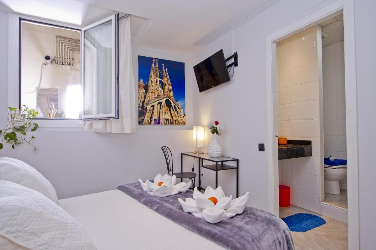Barcelona City Centre Hostal Exterior photo