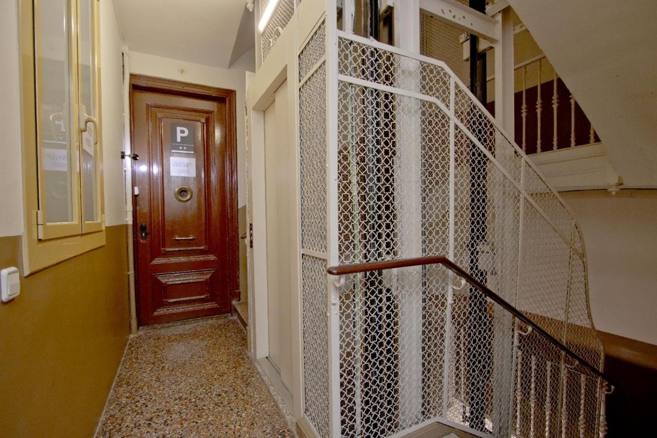 Barcelona City Centre Hostal Exterior photo