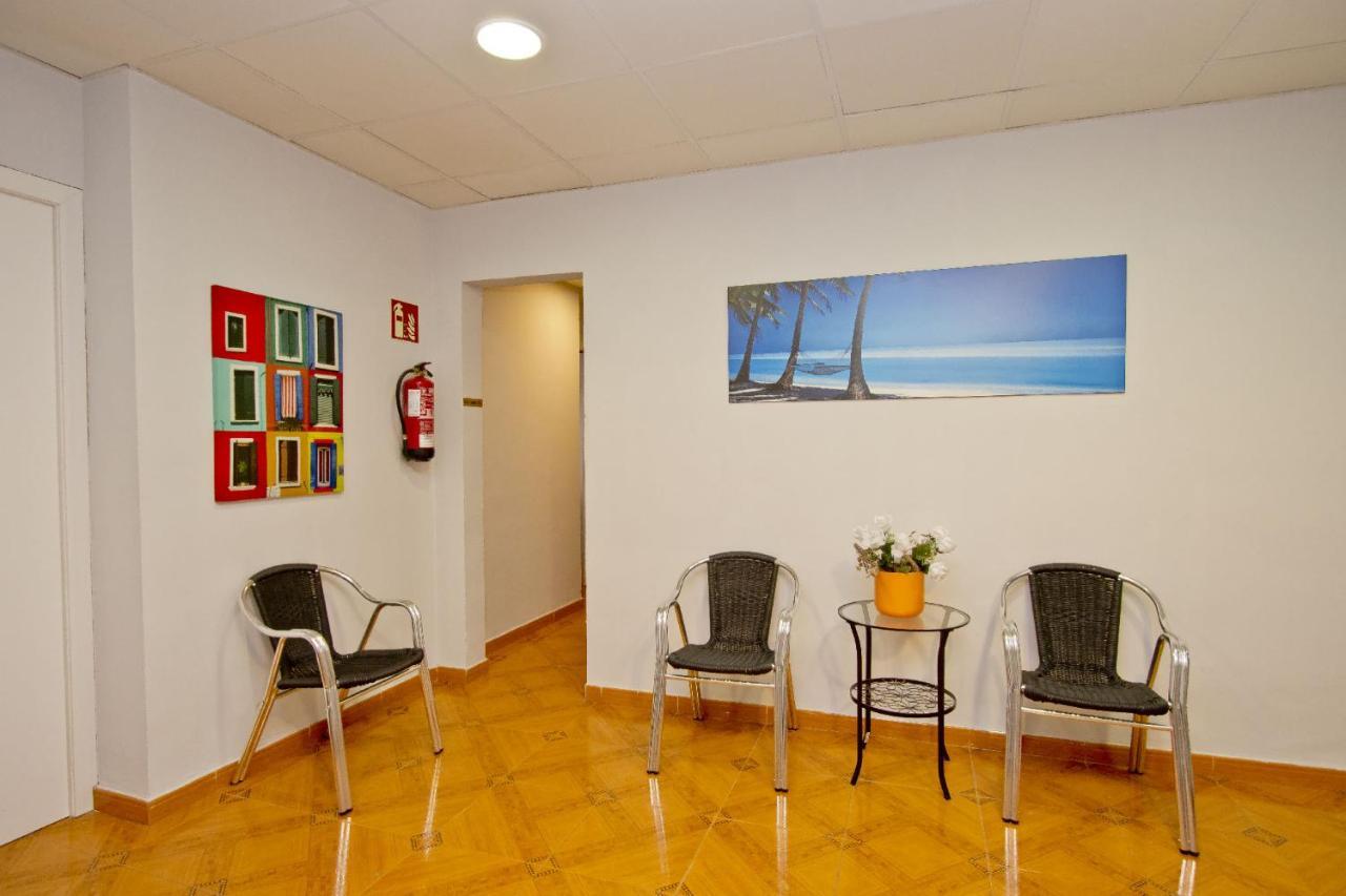 Barcelona City Centre Hostal Exterior photo