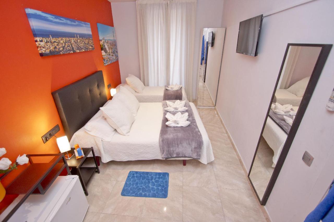 Barcelona City Centre Hostal Exterior photo