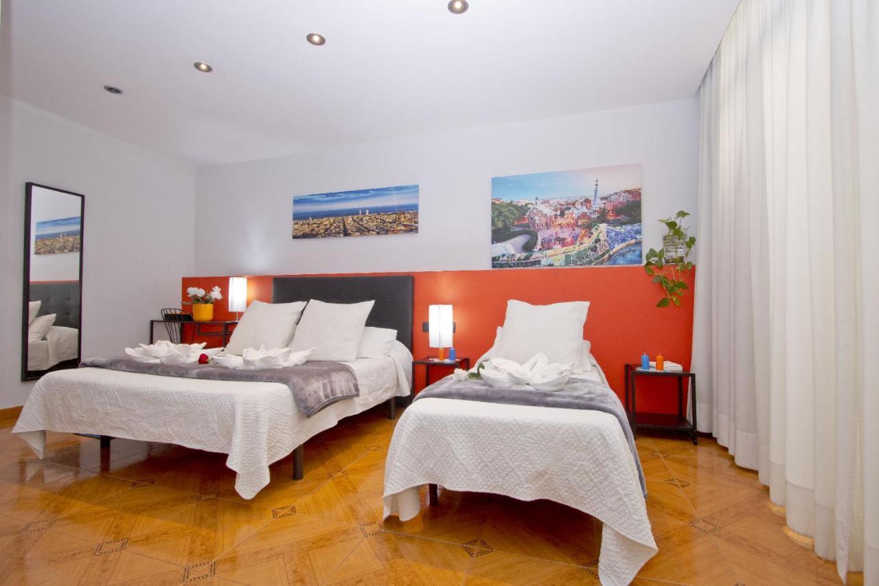 Barcelona City Centre Hostal Exterior photo