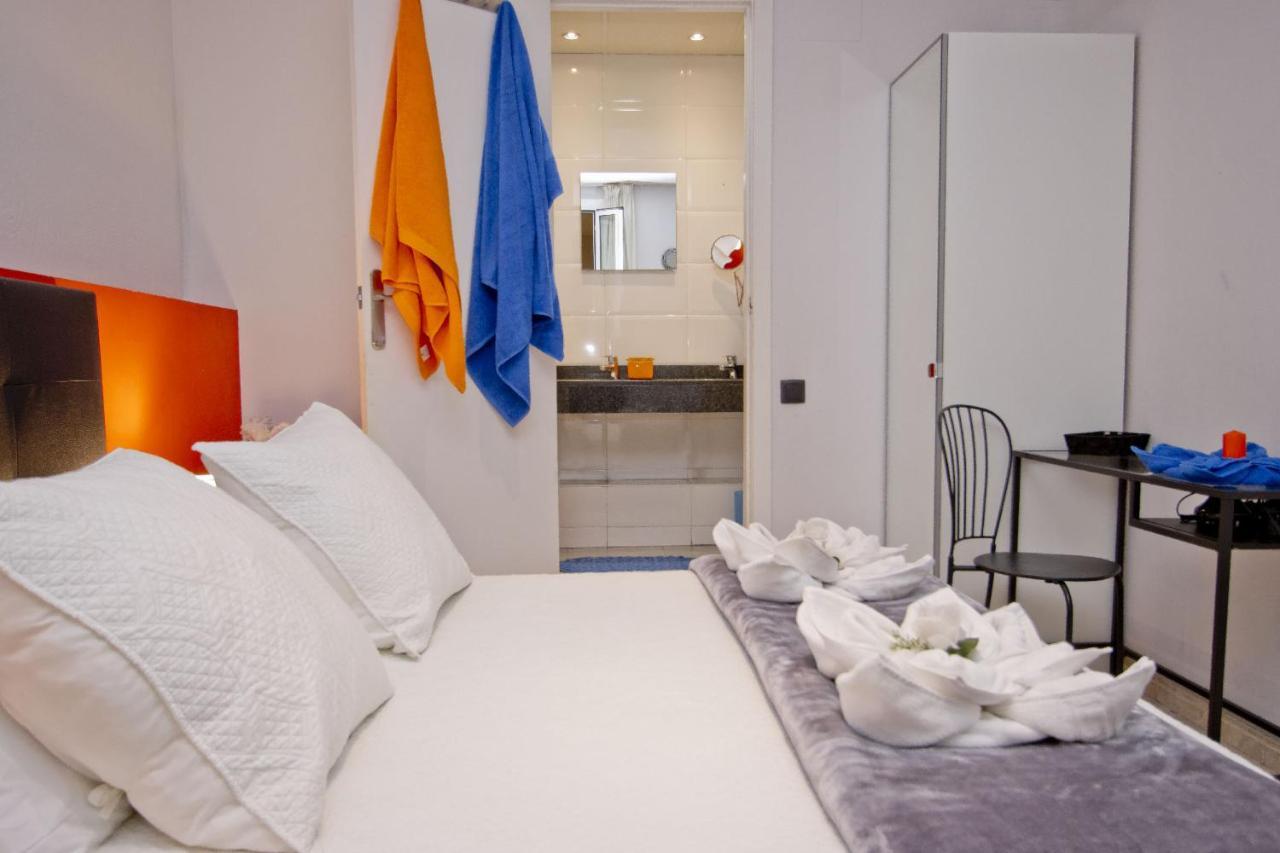 Barcelona City Centre Hostal Exterior photo